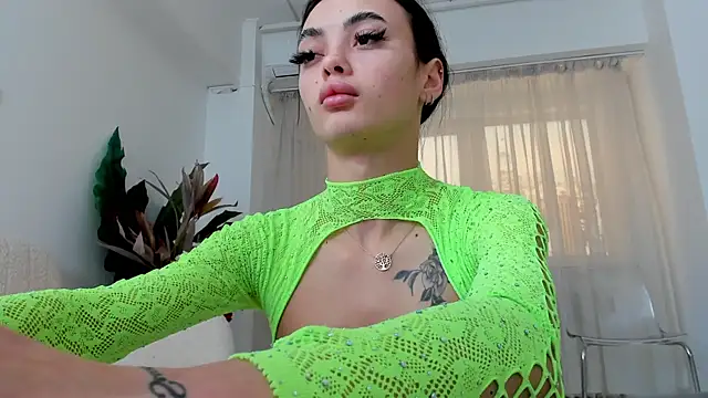 RachellRavee online show from May 2026 05:01:02 AM