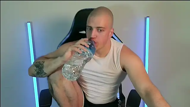 Snapshot of Bigbaald chatting on July 2026 03:02:01 AM Bigbaald online show from July 2026 03:02:01 AM