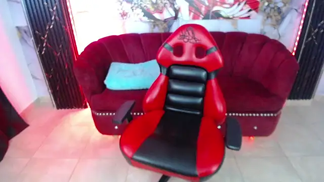 SCARLET ROUSE M online show from May 2026 07:09:02 PM