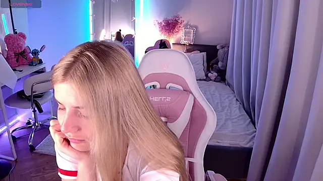 Leri One online show from May 2026 06:08:02 AM