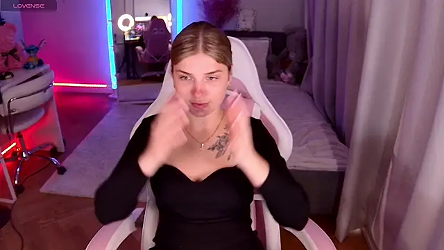 Leri One online show from May 2026 06:33:01 AM