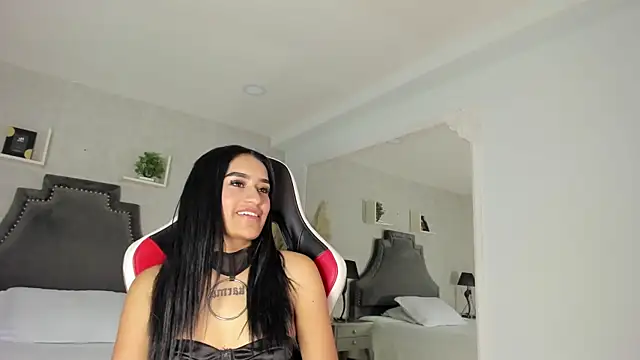 Snapshot of KourtneyAndrews chatting on June 2026 10:20:01 PM KourtneyAndrews online show from June 2026 10:20:01 PM
