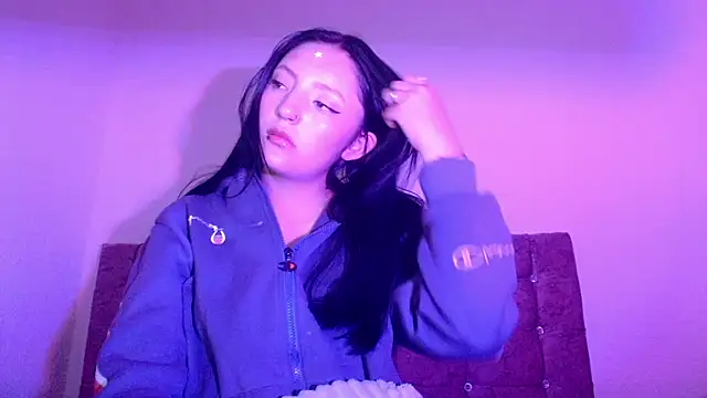 dulcegreyx online show from May 2026 05:20:01 PM