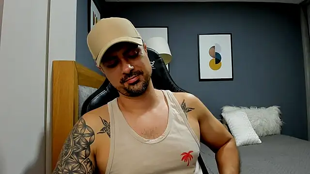 Snapshot of ZEI-001 chatting on July 2026 01:38:01 AM ZEI-001 online show from July 2026 01:38:01 AM