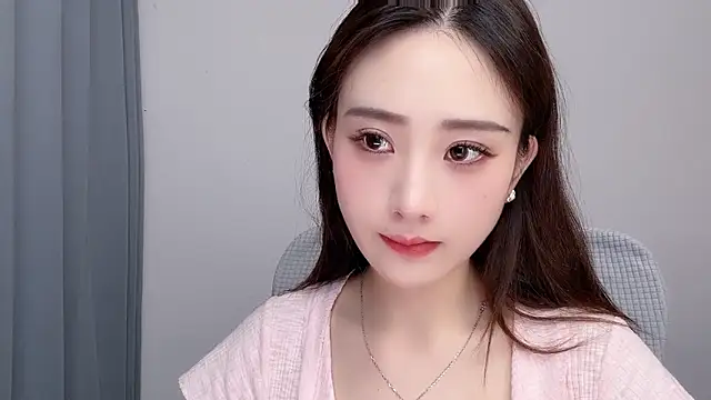 Snapshot of _222Mia chatting on June 2026 04:23:01 AM 222Mia online show from June 2026 04:23:01 AM