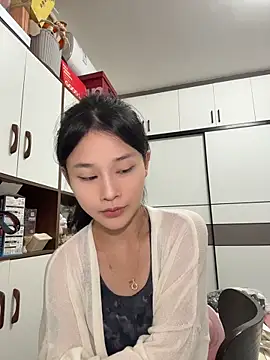 cuteluky18 online show from May 2026 12:44:02 PM