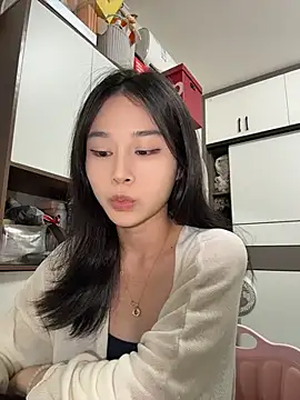 cuteluky18 online show from May 2026 01:50:02 PM