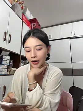 cuteluky18 online show from May 2026 12:58:01 PM