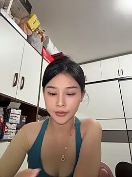 cuteluky18 online show from June 2026 01:14:01 PM