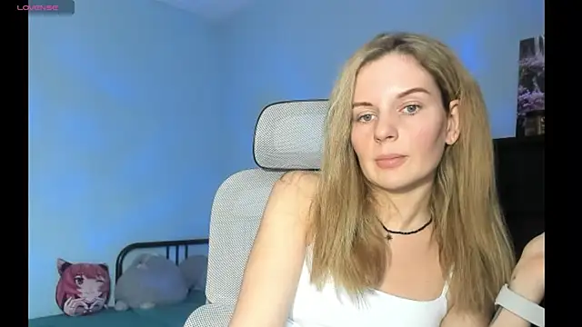 KiraSigmaMeow online show from May 2026 02:13:02 PM