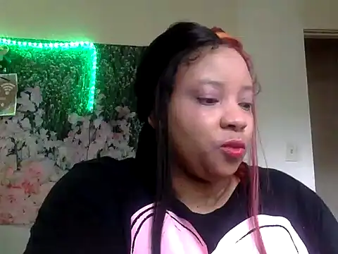 Fetiishjoiqueen online show from June 2026 06:20:02 PM