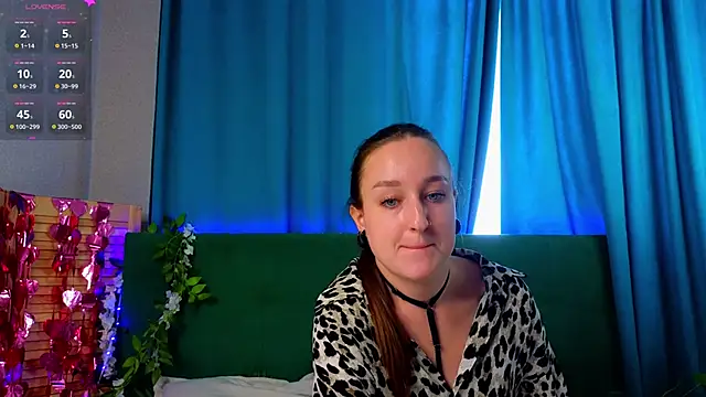 SandraWarren online show from June 2026 08:28:02 AM