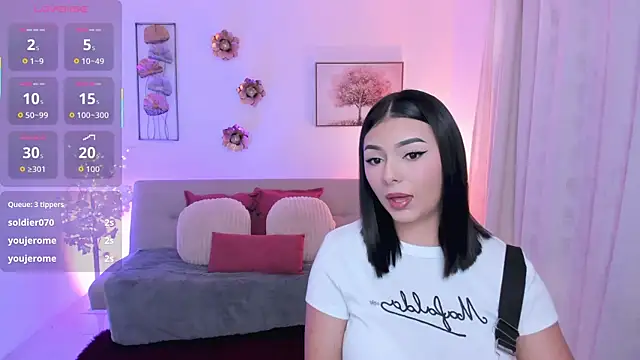 Emma Moretti1 online show from May 2026 07:56:01 PM