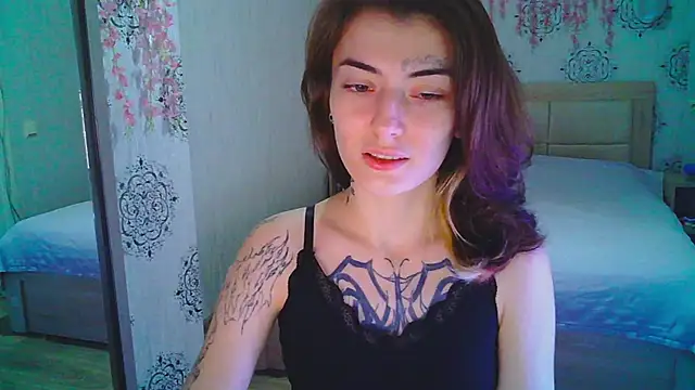 HarrisLola online show from May 2026 04:12:01 PM