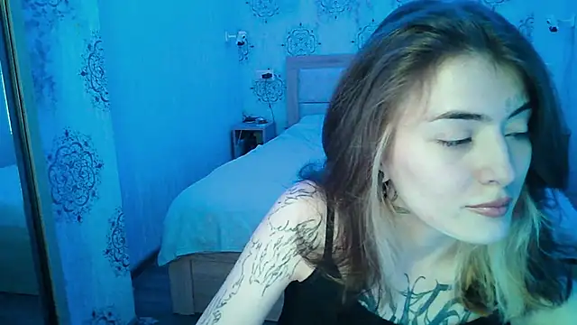 HarrisLola online show from June 2026 02:43:02 PM