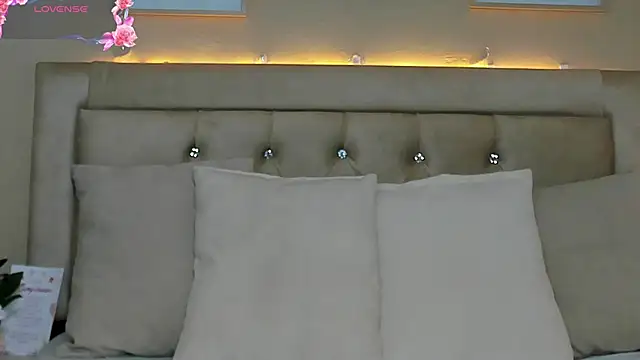 Snapshot of EmilyWinter_ chatting on June 2026 11:34:01 AM EmilyWinter online show from June 2026 11:34:01 AM
