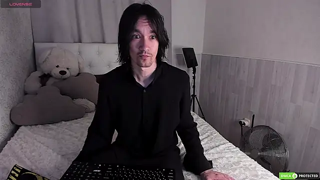 CalvinChapman online show from July 2026 03:42:02 AM