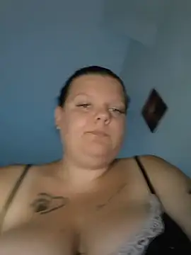 Snapshot of BadMommyyyyy chatting on July 2026 08:39:02 AM BadMommyyyyy online show from July 2026 08:39:02 AM