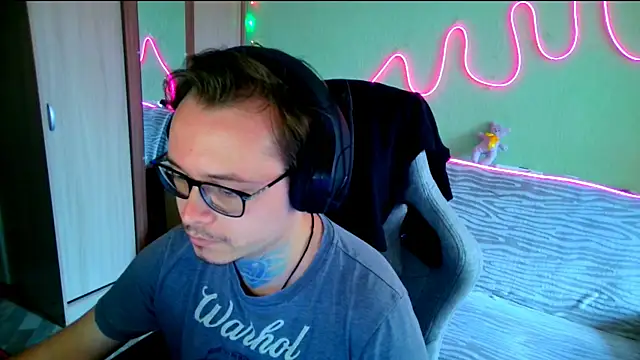 MeLanXolik online show from May 2026 10:31:01 AM