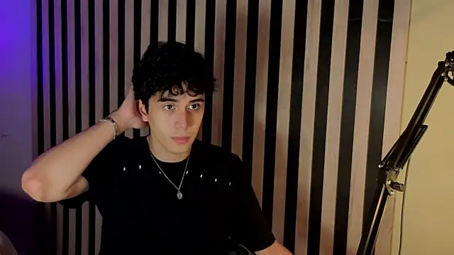 Snapshot of MikeVoss_ chatting on June 2026 07:13:01 PM MikeVoss online show from June 2026 07:13:01 PM