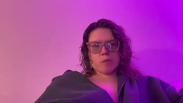 cozyqt94 online show from May 2026 01:45:01 AM