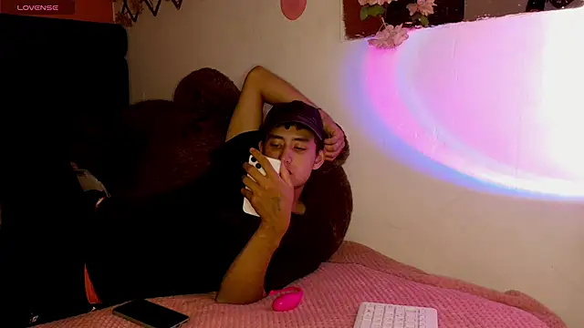 duke fucks online show from May 2026 03:36:02 AM