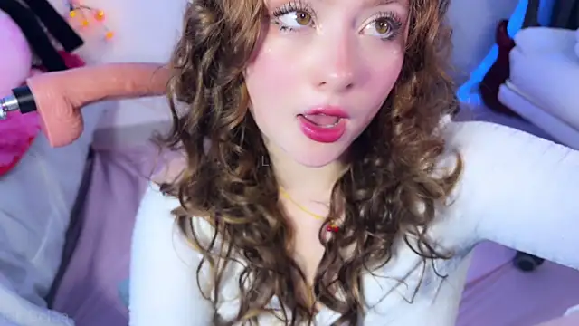 Snapshot of Lil_Belaa chatting on July 2026 12:24:02 PM Lil Belaa online show from July 2026 12:24:02 PM