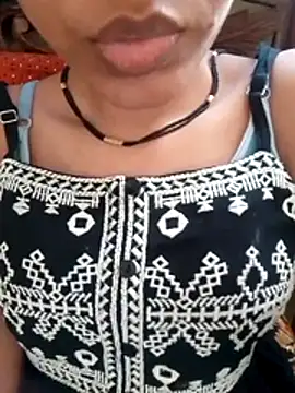 ayanloveannu online show from June 2026 04:28:01 AM
