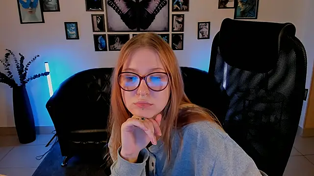 lanafitch online show from May 2026 09:15:02 AM