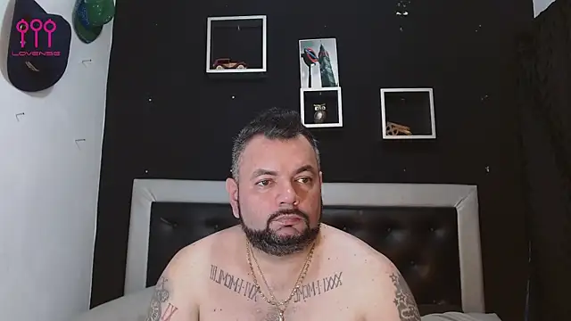 Snapshot of perverseveteranmanxxx chatting on February 2025 05:17:02 PM perverseveteranmanxxx online show from February 2025 05:17:02 PM