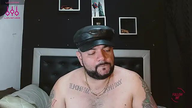 Snapshot of perverseveteranmanxxx chatting on March 2025 03:21:02 AM perverseveteranmanxxx online show from March 2025 03:21:02 AM