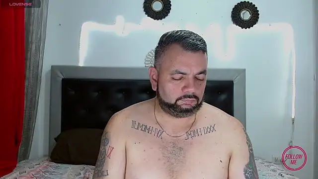 Snapshot of perverseveteranmanxxx chatting on October 2025 03:18:01 AM perverseveteranmanxxx online show from October 2025 03:18:01 AM