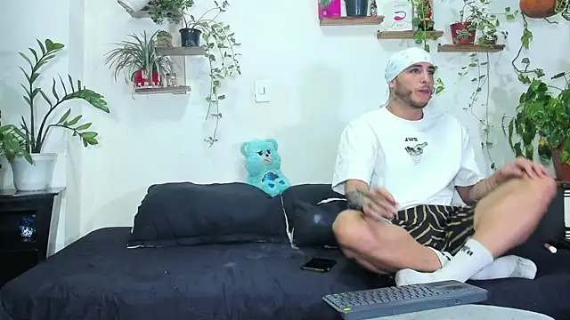 Adam Borsalino online show from May 2026 03:58:02 AM