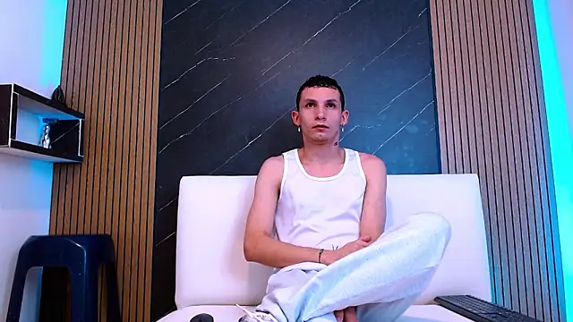 Isak Berekoa online show from May 2026 03:14:02 AM