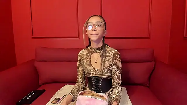 HannaCarttier  online show from May 2026 12:24:02 PM
