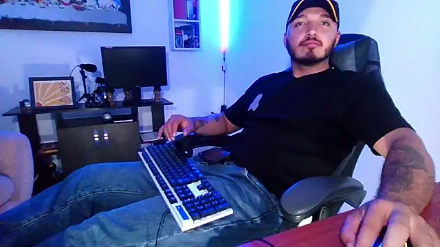 Thiago 420 online show from May 2026 11:23:04 PM