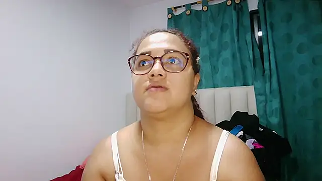saramichell445734 online show from May 2026 02:28:01 AM