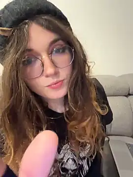 cutypiefull online show from May 2026 11:56:01 PM