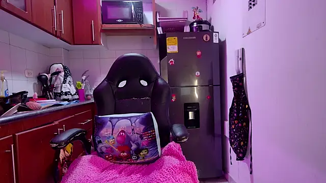 Barbie20  online show from May 2026 01:18:01 PM