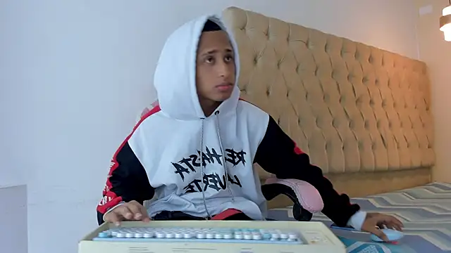 Snapshot of Supreme_Badboy chatting on July 2026 02:40:01 AM Supreme Badboy online show from July 2026 02:40:01 AM