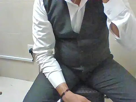 RAINBOWONE online show from May 2026 07:05:02 AM