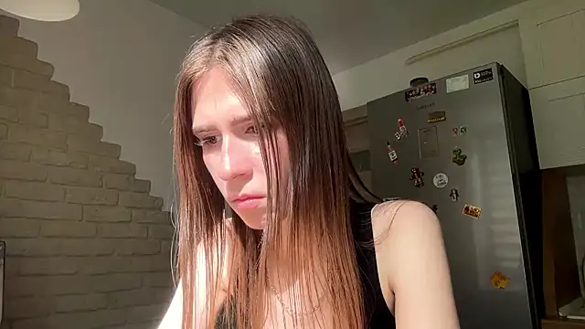 ZaraGuyette online show from July 2026 02:10:01 PM