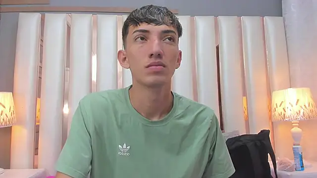 MichaelVasquex online show from May 2026 12:22:02 PM