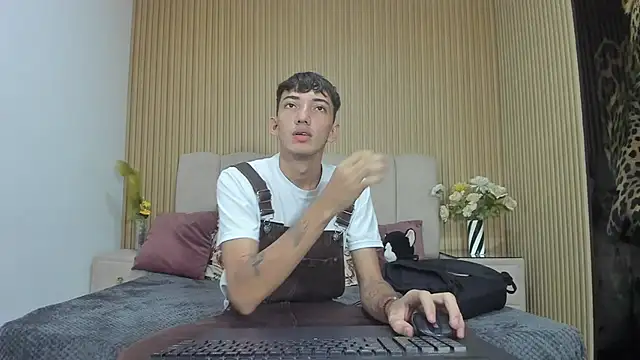 MichaelVasquex online show from May 2026 12:46:02 PM