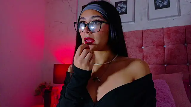 Mila Dreamm online show from May 2026 11:29:01 AM