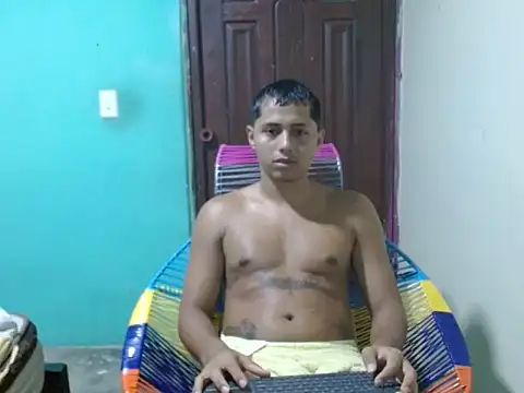 Snapshot of Lil_condor_baby chatting on July 2026 10:16:01 PM Lil condor baby online show from July 2026 10:16:01 PM