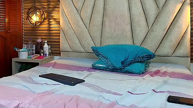 isabella luxet online show from July 2026 12:41:01 PM