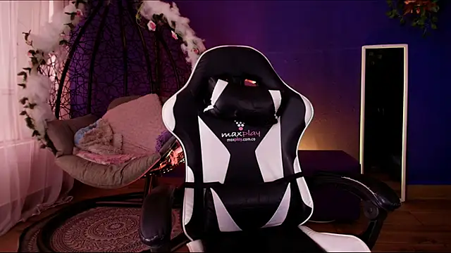 Scarlett Lune online show from May 2026 08:18:02 PM