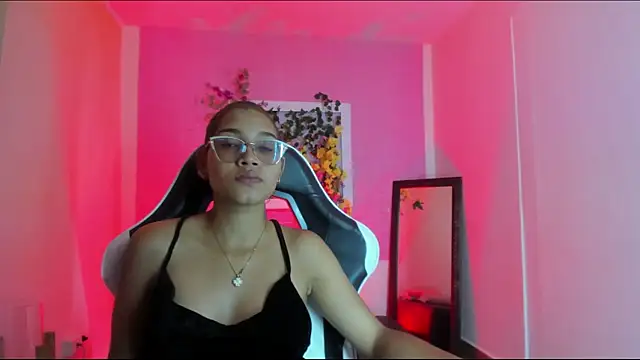 Scarlett Lune online show from May 2026 07:23:02 PM
