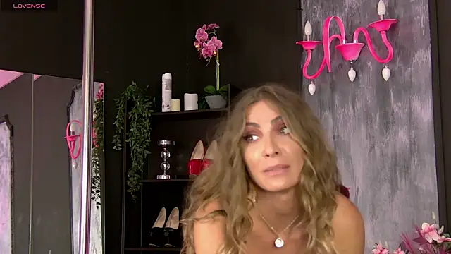 AnneGoddesss online show from June 2026 05:30:02 PM